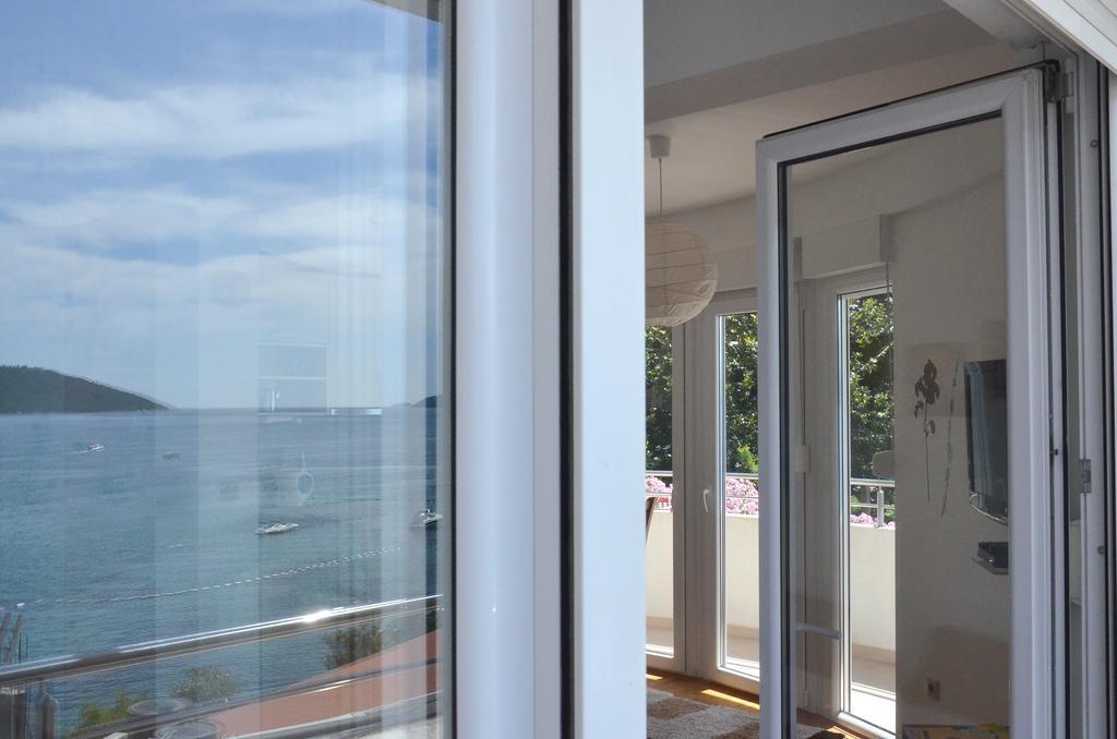 Apartments Bellevue - Otasevic Herceg Novi Rum bild